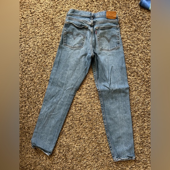 Levi Wedgie fit Jeans light and medium wash set - Picture 3 of 6